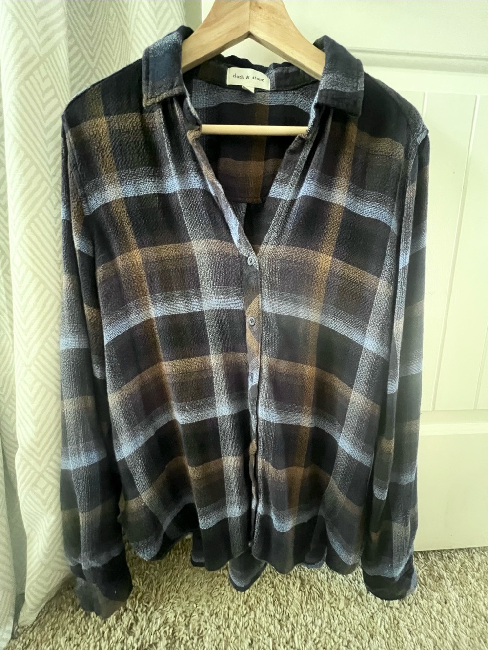 cloth & stone Women’s Drapey Black and Blue Plaid Button-Up Shirt Large